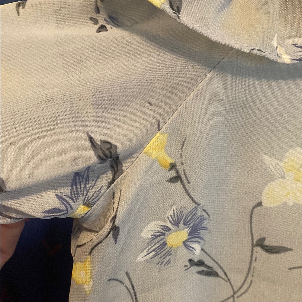 Floral Ruffle Gray Top - Picture 9 of 10